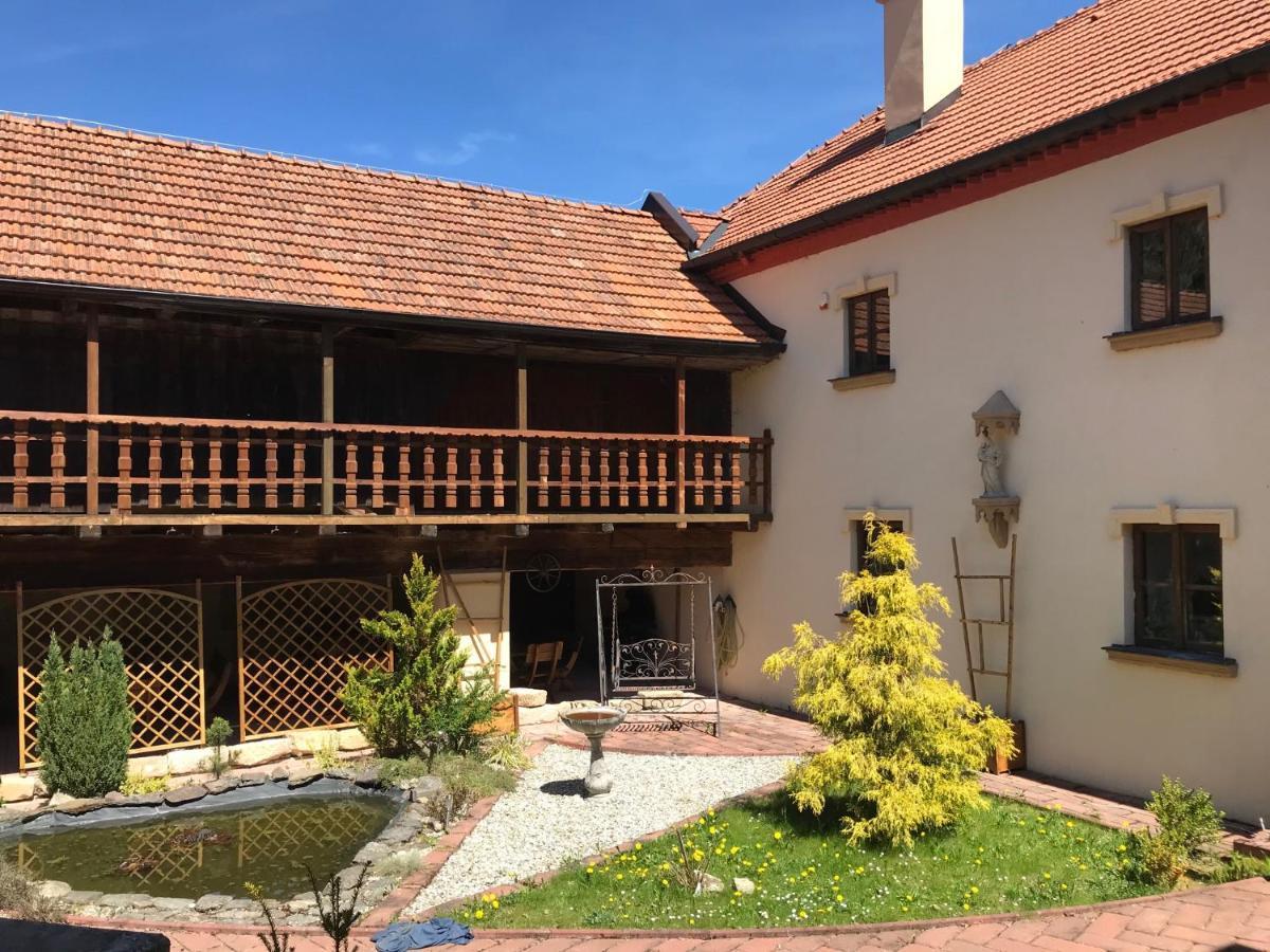 Zamecek Zdiky - Moderni Velky Apartman Bujanov Екстер'єр фото