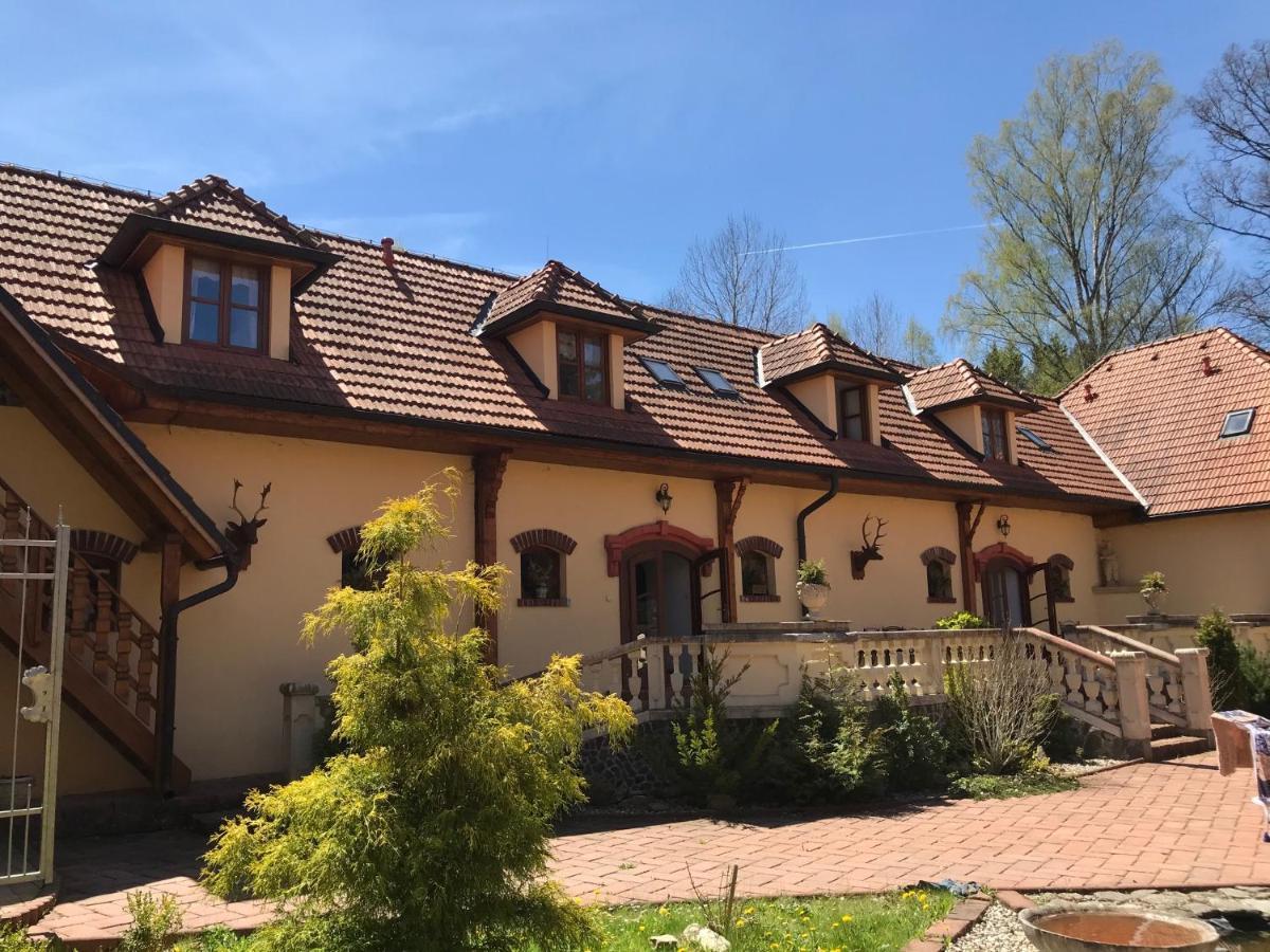 Zamecek Zdiky - Moderni Velky Apartman Bujanov Екстер'єр фото